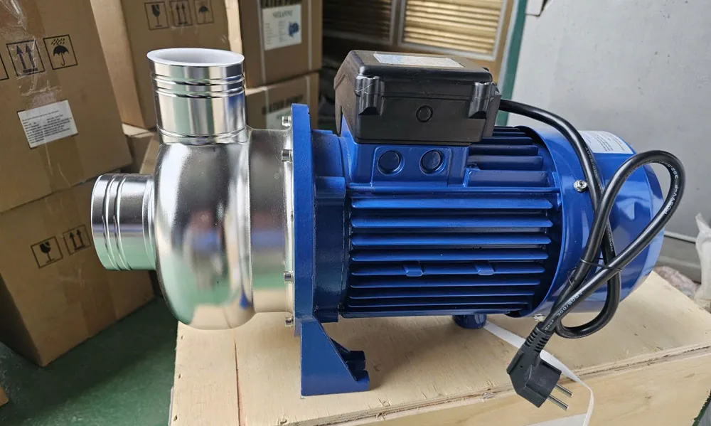 Hệ lọc và đường ống sau bơm giếng ở vùng nước phèn
